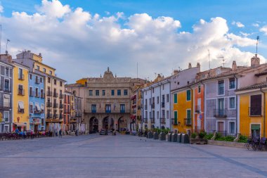 Cuenca, İspanya, 26 Mayıs 2021: İspanyol kenti Cuenca 'nın Plaza Belediye Başkanı