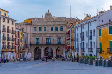 Cuenca, İspanya, 26 Mayıs 2021: İspanyol kenti Cuenca 'nın Plaza Belediye Başkanı