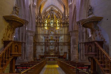 Cuenca, İspanya, 27 Mayıs 2021: Cuenca İspanya 'daki katedralin içi