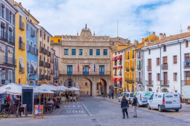 Cuenca, İspanya, 27 Mayıs 2021: İspanyol kenti Cuenca 'nın Plaza Belediye Başkanı