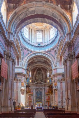 Mafra, Portekiz, 30 Haziran 2021: Portekiz 'deki kraliyet sarayı içinde manastır.