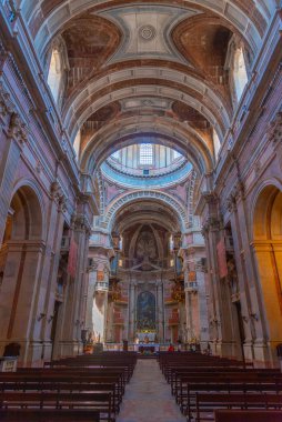 Mafra, Portekiz, 30 Haziran 2021: Portekiz 'deki kraliyet sarayı içinde manastır.