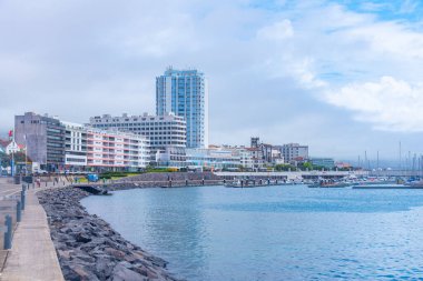 Ponta Delgada, Portekiz, 25 Haziran 2021: Portekiz 'in Ponta Delgada kenti Sao Miguel, Azores.