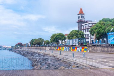Ponta Delgada, Portekiz, 25 Haziran 2021: Portekiz 'in Ponta Delgada kenti Sao Miguel, Azores.