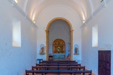 Sagres, Portekiz, 20 Haziran 2021: Sagres, Portekiz 'deki kalenin içindeki beyaz şapel.