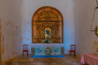 Sagres, Portekiz, 20 Haziran 2021: Sagres, Portekiz 'deki kalenin içindeki beyaz şapel.