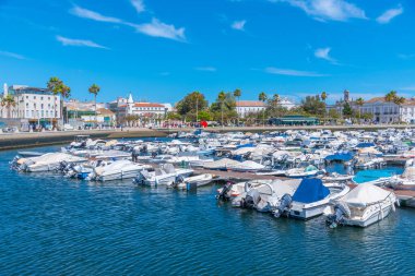 Faro, Portekiz, 18 Haziran 2021: Portekiz 'in Faro kentinde Marina.