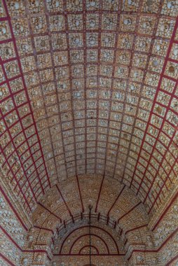 Faro, Portekiz, 18 Haziran 2021: Faro, Portekiz 'deki Carmo kilisesinde Capela dos Ossos.