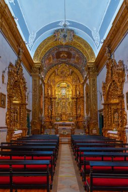 Faro, Portekiz, 18 Haziran 2021: Portekiz 'in Faro kasabasındaki Carmo kilisesinin içi.