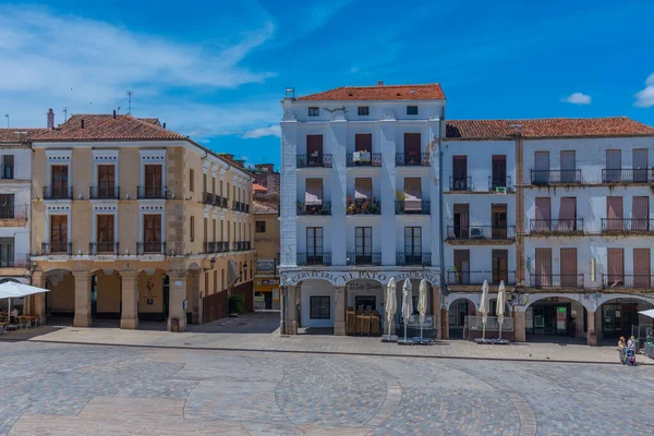 Caceres, İspanya, 18 Mayıs 2021: İspanyol kenti Caceres 'in Plaza Belediye Başkanı