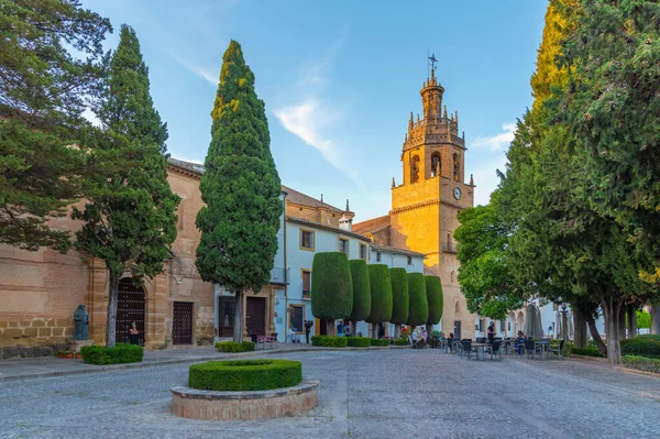Ronda, İspanya, 21 Mayıs 2021: İspanyol kasabası Ronda 'daki Santa Maria la Mayor Kilisesi