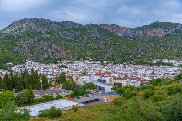 Ubrique, İspanya, 22 Mayıs 2021: İspanya 'nın Ubrique kentinin havadan görünüşü