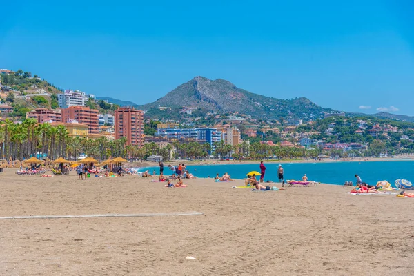 Malaga Spanien Maj 2021 Folk Njuter Solig Dag Malaguetas Strand — Stockfoto