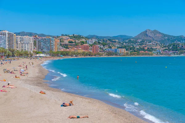 Malaga Španělsko Května 2021 Lidé Užívají Slunečného Dne Pláži Malagueta — Stock fotografie