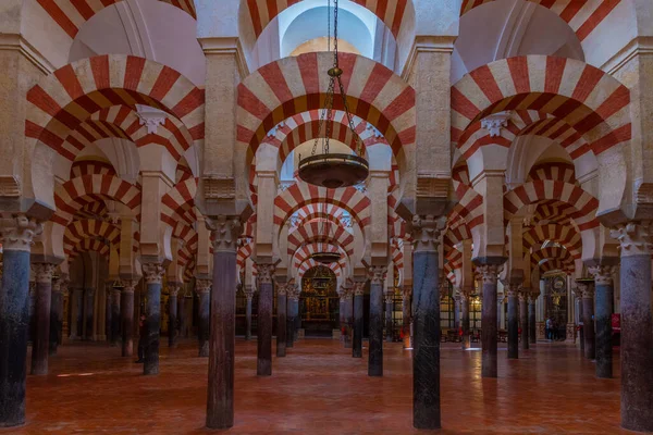 Kordoba Hiszpania Maja 2021 Łuki Filary Katedry Mezquita Kordobie Hiszpania — Zdjęcie stockowe