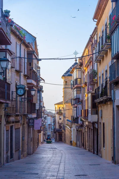 Ubeda, İspanya, 26 Mayıs 2021: Eski İspanyol şehri Ubeda 'da sokak