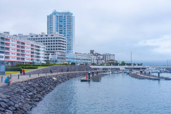 Ponta Delgada, Portekiz, 25 Haziran 2021: Portekiz 'in Ponta Delgada kenti Sao Miguel, Azores.