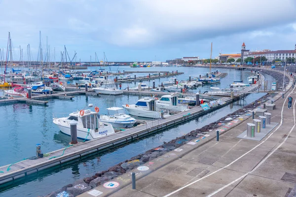 Ponta Delgada Portugal Juni 2021 Segling Förtöjning Hamnen Ponta Delgada — Stockfoto