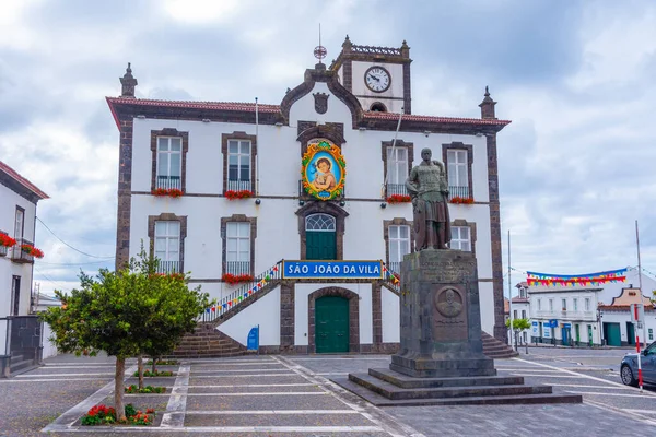 Vila Franca do Campo, Portekiz, 24 Haziran 2021: Portekiz Sao Miguel 'deki Vila Franca do Campo kasabasında Camara Belediyesi.