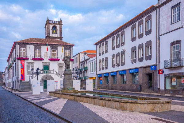 Ponta Delgada, Portekiz, 23 Haziran 2021: Portekiz 'in Sao Miguel kentindeki Camara Belediyesi.