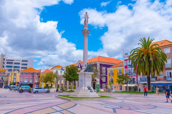 Setubal, Portekiz, 21 Haziran 2021: Portekiz 'in Setubal kentindeki eski kasabada Praca de Bocage Meydanı.