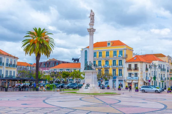 Setubal, Portekiz, 21 Haziran 2021: Portekiz 'in Setubal kentindeki eski kasabada Praca de Bocage Meydanı.