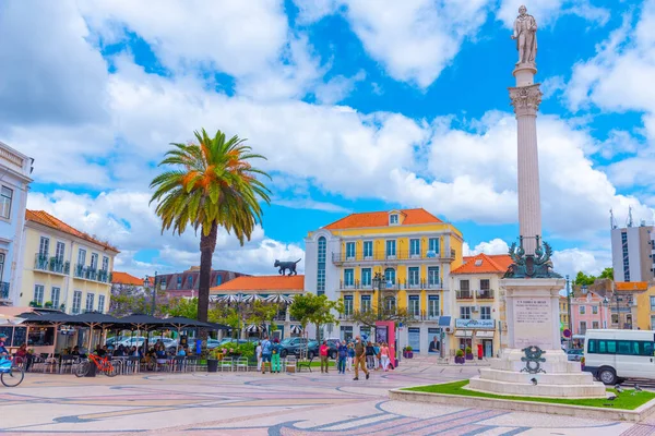 Setubal, Portekiz, 21 Haziran 2021: Portekiz 'in Setubal kentindeki eski kasabada Praca de Bocage Meydanı.