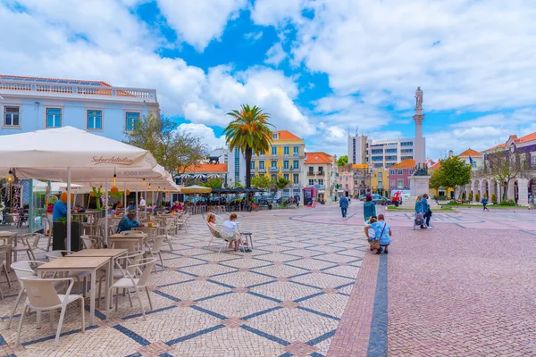 Setubal, Portekiz, 21 Haziran 2021: Portekiz 'in Setubal kentindeki eski kasabada Praca de Bocage Meydanı.