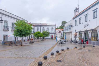 Serpa, Portekiz, 17 Haziran 2021: Portekiz 'in Serpa kentinin ana meydanı.