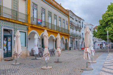 Beja, Portekiz, 17 Haziran 2021: Portekiz 'in Beja kentinde bir meydanın manzarası.