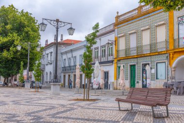 Beja, Portekiz, 17 Haziran 2021: Portekiz 'in Beja kentinde bir meydanın manzarası.
