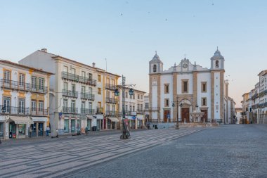 Evora, Portekiz, 15 Haziran 2021: Evora Portekiz 'deki Sao Antao Kilisesi