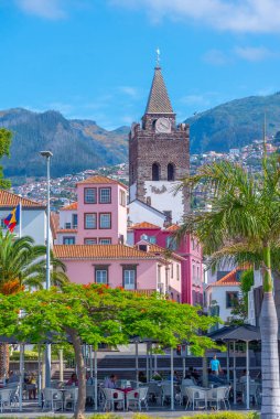 Funchal, Portekiz, 13 Haziran 2021: Nelson Mandela Parkı Portekiz 'in Funchal kasabası.