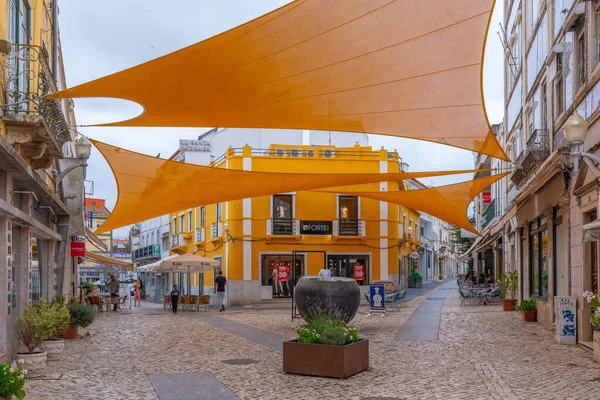 Beja, Portekiz, 17 Haziran 2021: Portekiz 'in Beja kentindeki ticaret caddesi.