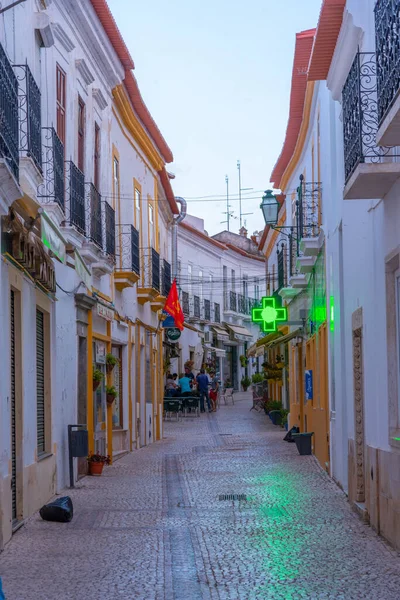 Moura, Portekiz, 16 Haziran 2021: Portekiz 'in Moura kentindeki ticaret caddesi.