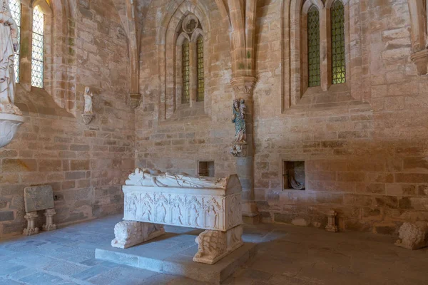 Evora, Portekiz, 14 Haziran 2021: Evora Portekiz katedralindeki mezar