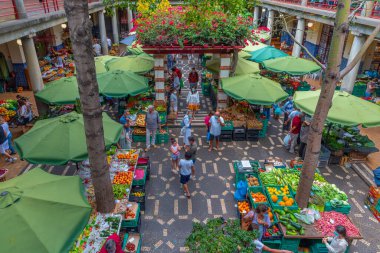 Funchal, Portekiz, 12 Haziran 2021: Portekiz 'in Funchal kasabasında Mercado dos Lavradores.