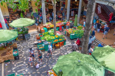 Funchal, Portekiz, 12 Haziran 2021: Portekiz 'in Funchal kasabasında Mercado dos Lavradores.