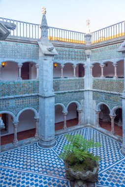 Sintra, Portekiz, 26 Ekim 2021: Pena, Sintra Portekiz 'deki ulusal sarayın avlusu