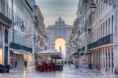 Lizbon, Portekiz, 25 Ekim 2021: Lizbon, Portekiz 'de rua augusta' nın gündoğumu..