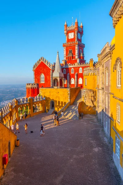 Sintra, Portekiz, 26 Ekim 2021: Sintra Portekiz yakınlarındaki Pena Ulusal Sarayı