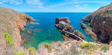 Portekga 'daki Berlenga Grande Takımadasında Sao Joao Baptista Kalesi