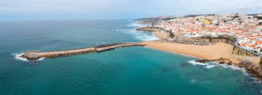 Ericeira, Portekiz 'de beton iskele.