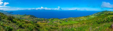 Portekiz, Azores 'deki Sao Jorge adasının kırsal arazisi.