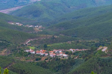 Portekiz 'deki Serra do Acor dağ sırasının manzarası.