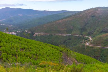 Portekiz 'deki Serra do Acor dağ sırasının manzarası.