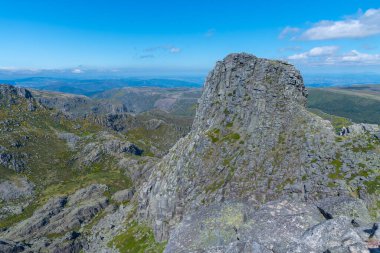 Portekiz 'deki Serra da Estrela doğal parkının Rocky manzarası.