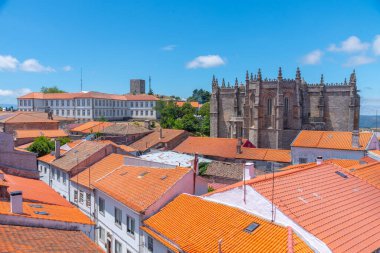Portekiz 'in Guarda kasabasındaki katedralin havadan görünüşü.