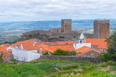 Linhares, Portekiz 'deki eski kale.