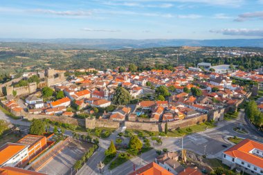 Portekiz 'in Trancoso kentinin hava manzarası.